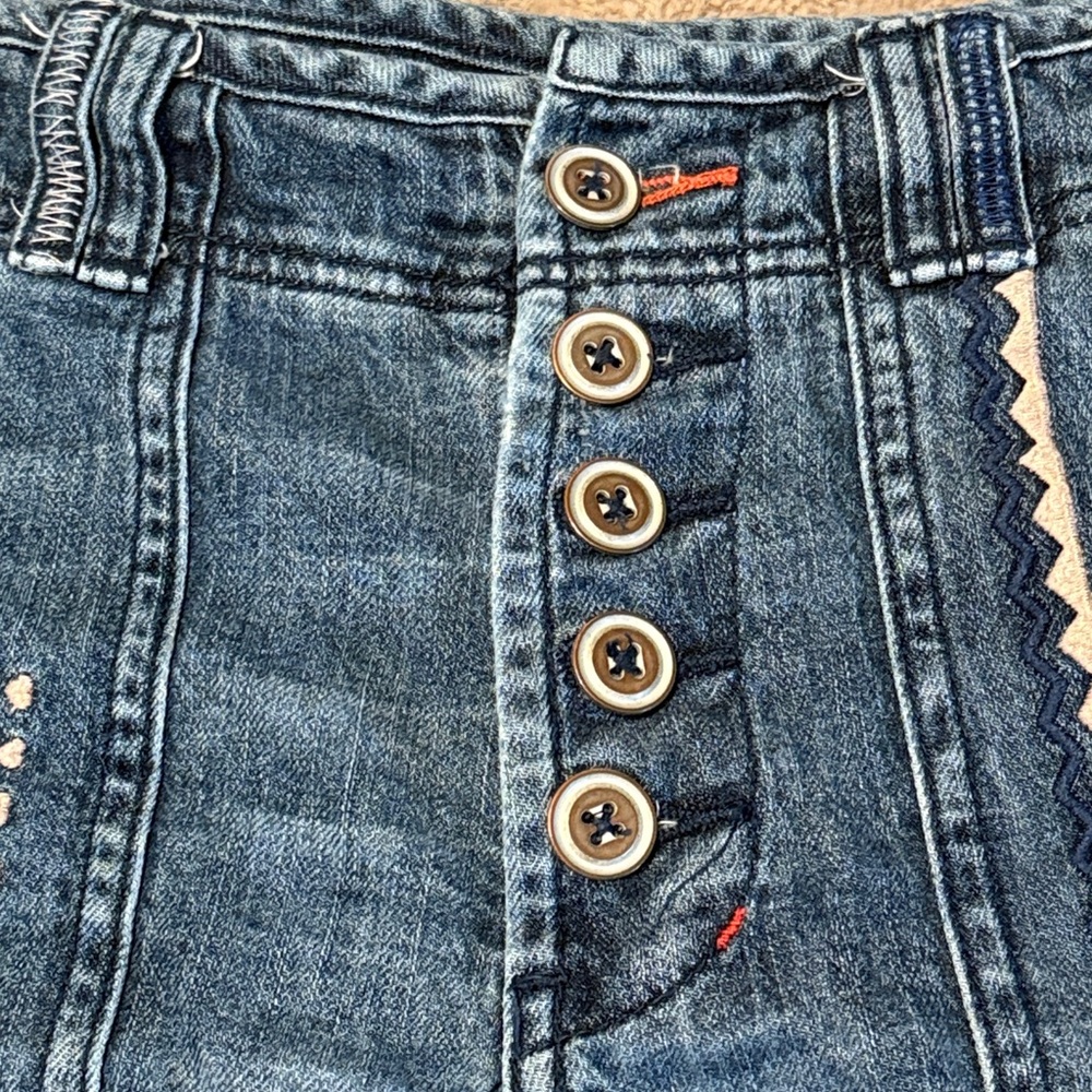 Denim Button-Front Embroidered Women’s Shorts - Blue - Picture 5 of 12